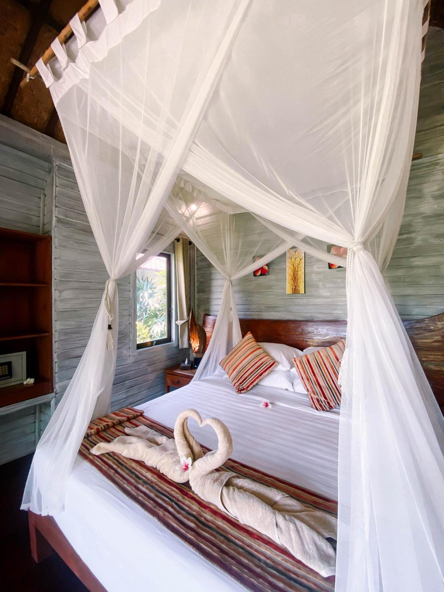 Abian Huts Dream Beach Lembongan Екстер'єр фото