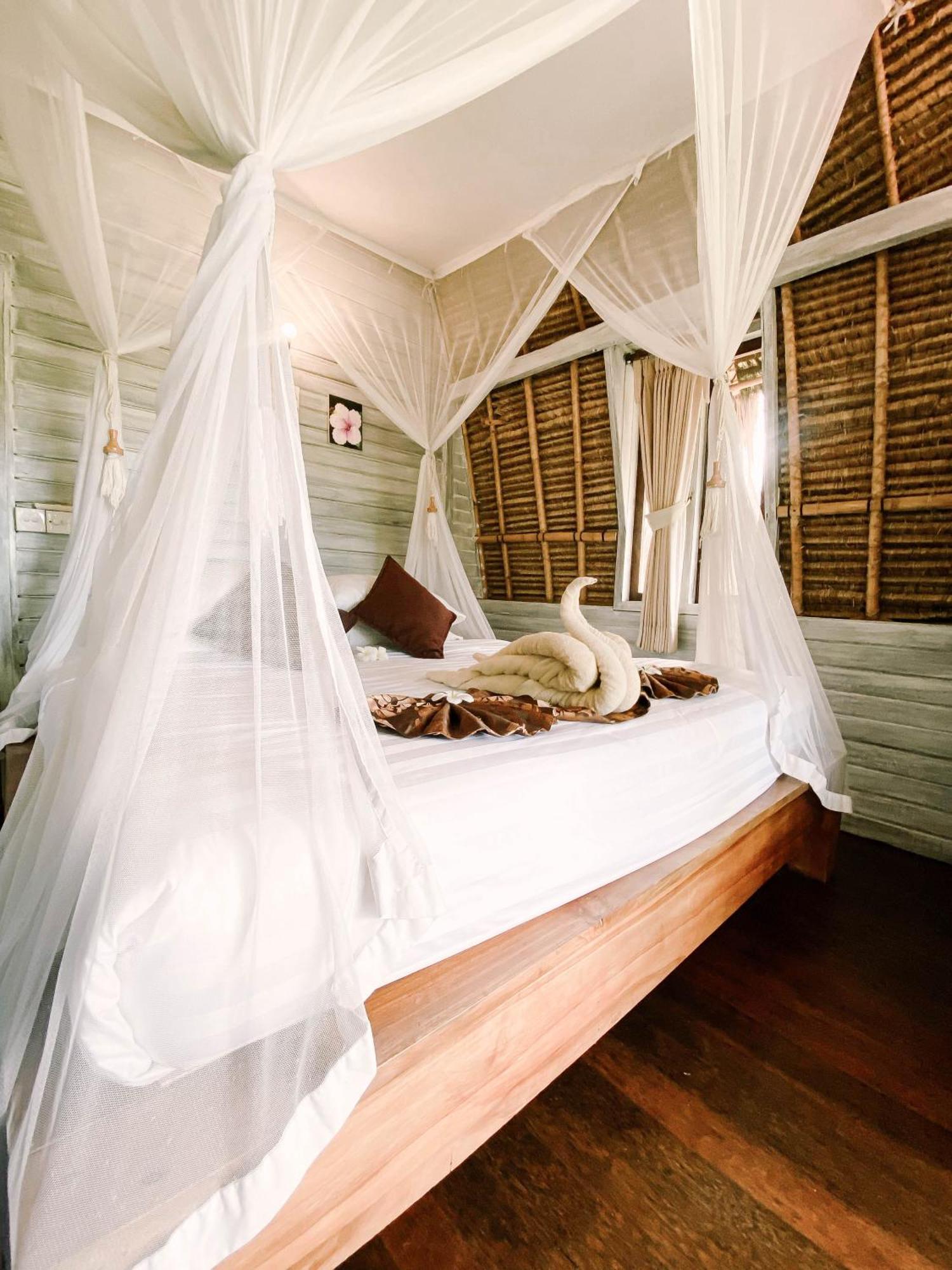Abian Huts Dream Beach Lembongan Екстер'єр фото