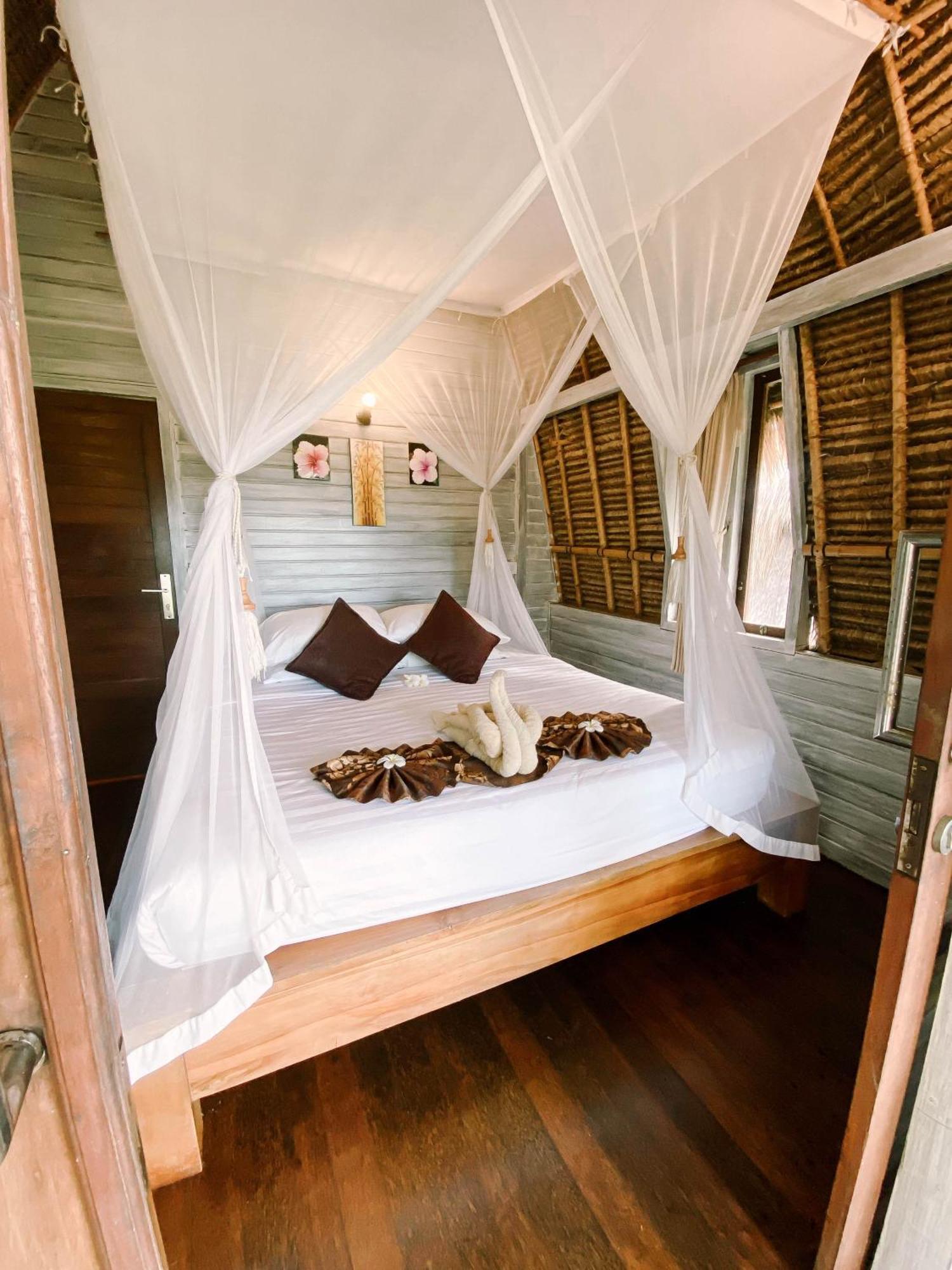 Abian Huts Dream Beach Lembongan Екстер'єр фото